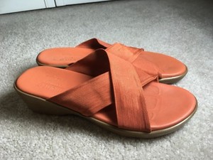 munro american sandals