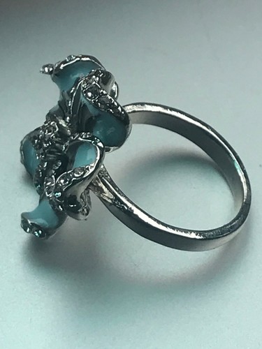 Estate Thin SIlvertone Band w Blue Enamel Flower w Tiny Clear Rhinestone Accents - Picture 6 of 9