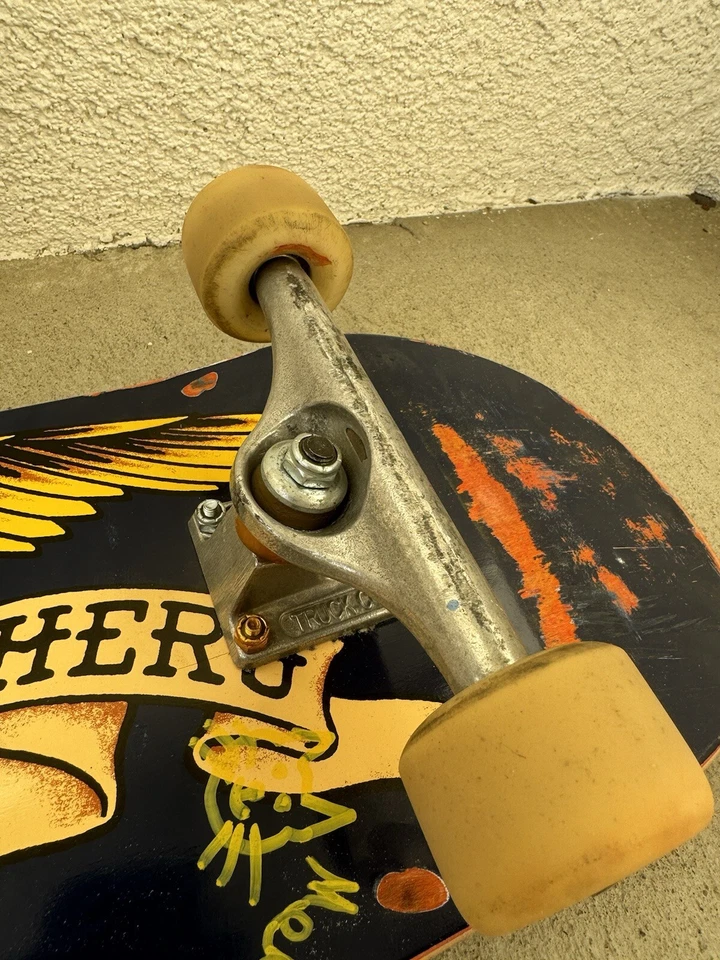 Skateboard: NUEVA CUBIERTA + RUEDAS EXTRA Y HERRAMIENTA DE SKATE, rodamientos nuevos, camiones usados Foto 3 de 4