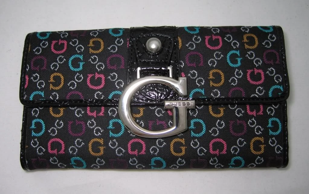 Marciano wallet Clearance