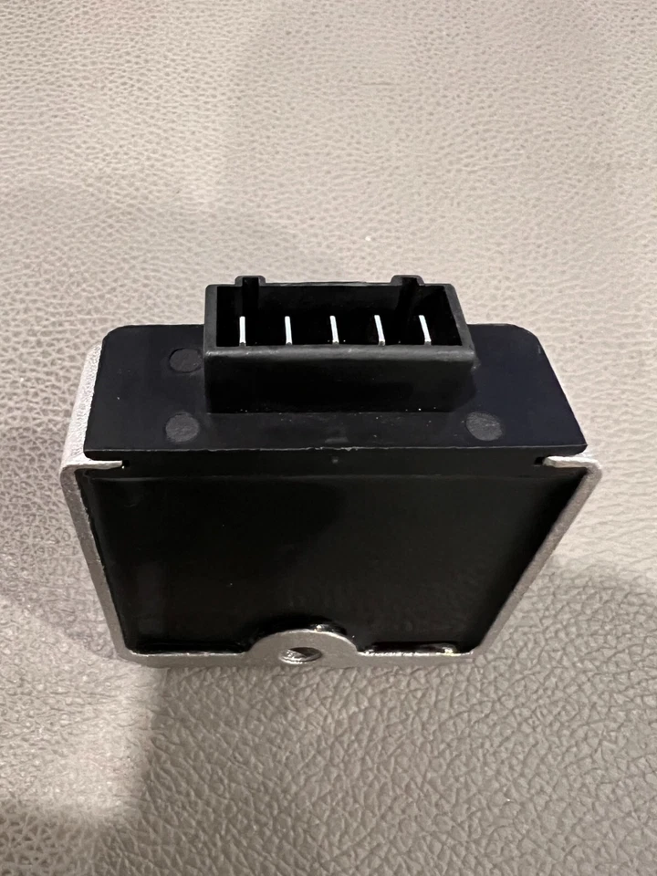 Регулятор напряжения выпрямитель Piaggio деталь No 58204R vespa Piaggio Fly 50 - Изображение 3 из 3