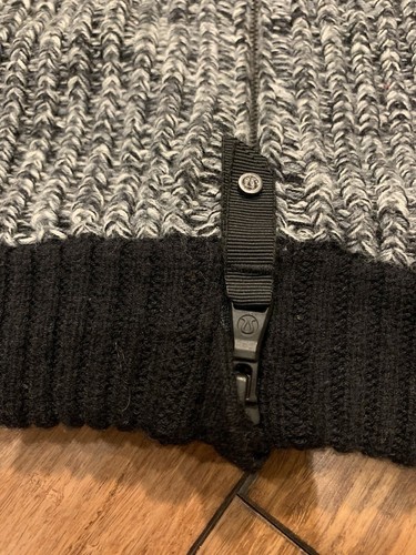 LULULEMON Black/Gray 100% Merino Wool Falling Freely Zip Scarf Neck Warmer Wrap - Picture 4 of 8