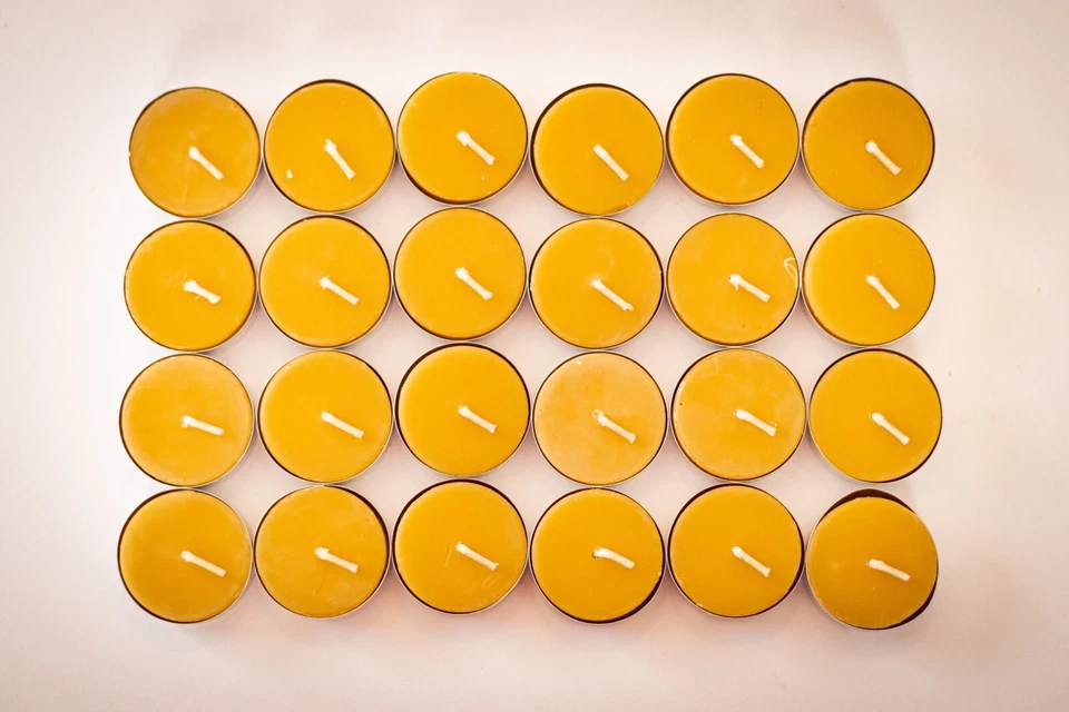 Velas ligeras de té 100 % pura cera de abejas, 4 horas cada una, sin perfume, paquetes de 24 o 48 Foto 2 de 4