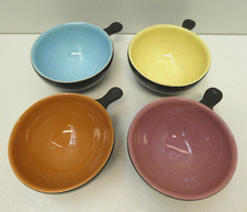VINTAGE SET OF 4 MULTICOLOUR TWO TONE POTTERY RAMEKIN BOWL DISHES