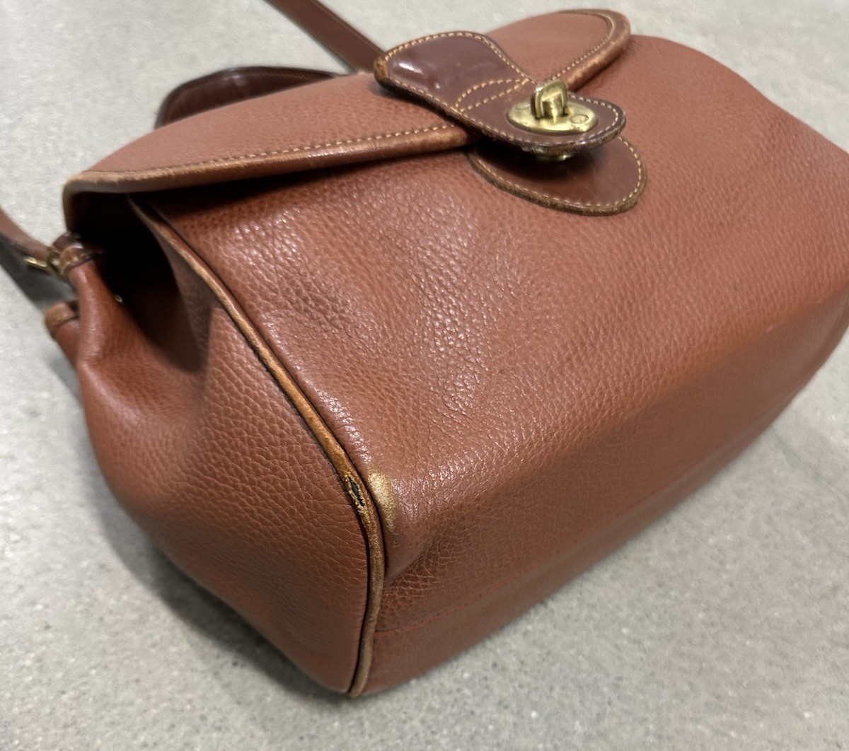 Vintage 90’s Coach Monticello Sheridan Collection Crossbody Pebbled British Tan View 2