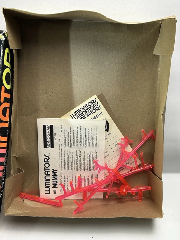 1991 MONOGRAM LUMINATORS  THE MUMMY #1622 Box with Paperwork and sprues - Image 2 of 4