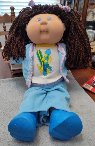 Vintage 2004 Cabbage Patch Kids Brown Hair Pigtails Blue Eyes Track Suit Outfit