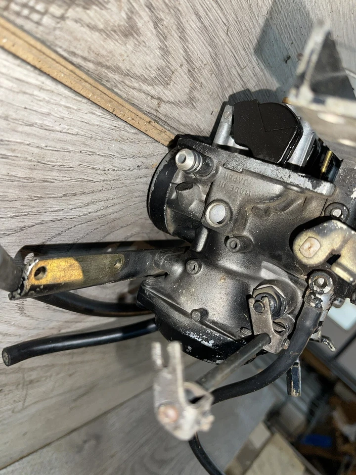 Carburador 80-83 Suzuki GS1100 GS1100E Foto 4 de 4