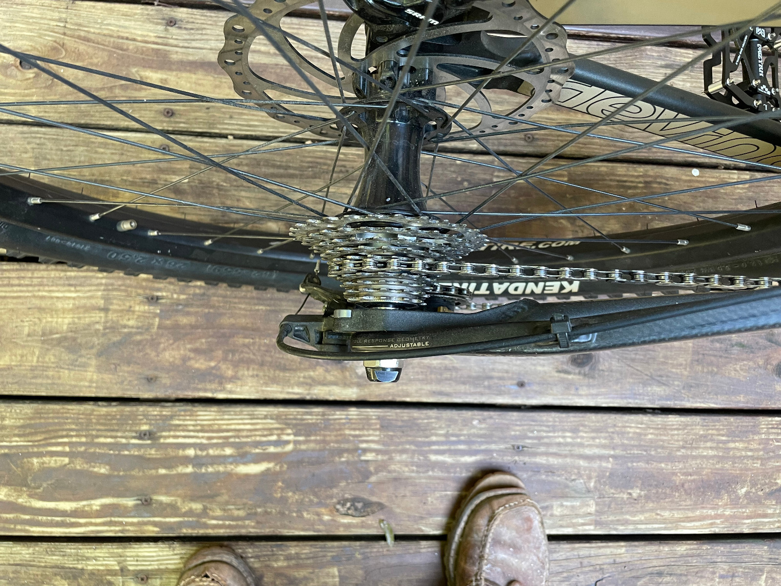 Aluminun / Carbon Devinci Wilson Full suspension "Large" Downhill Mountain Bike