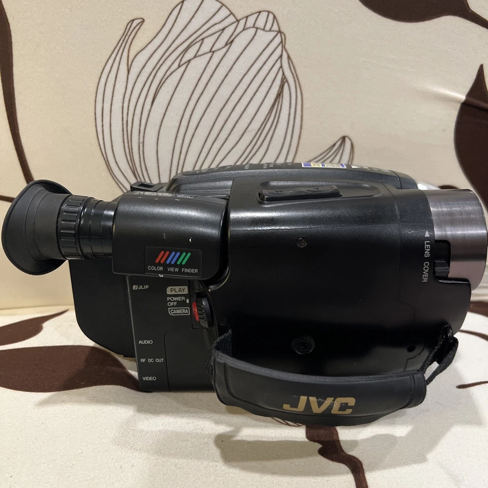 JVC GR-AX830U Compact VHS Camcorder VHC, No Battery No Charger UNTESTED  - Image 3 of 4
