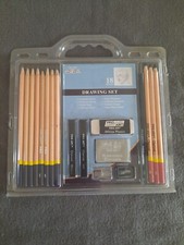 Very minimal use 18 Pc Drawing Sketching set by PRO ART READ DESCRIPTION