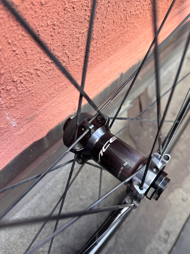 Juego de ruedas Shimano Dura-Ace 9170 C40 - WHR9170C40TL Foto 2 de 4