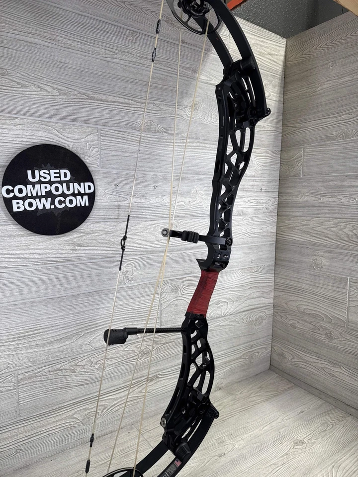 Arco negro Bowtech Reckoning 36 Gen 2 (cámara larga) 60 lb usado Foto 3 de 4