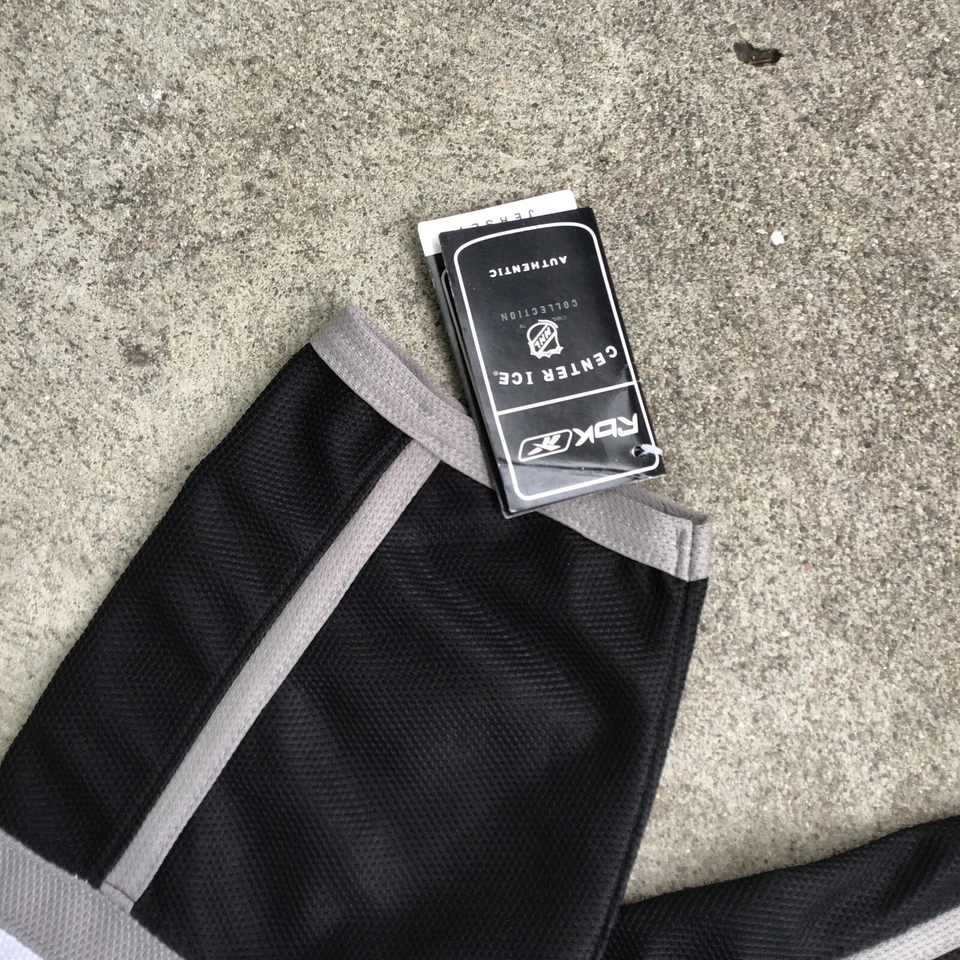 NWT Los Angeles Kings 2012 Stanley Cup #32 Quick Reebok Hockey Jersey Sz 48 CCM - Image 4 of 4