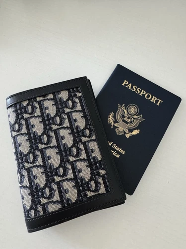 Authentique ! NEUF ! Christian Dior Porte Passeport Classique Gris Marine Intemporel