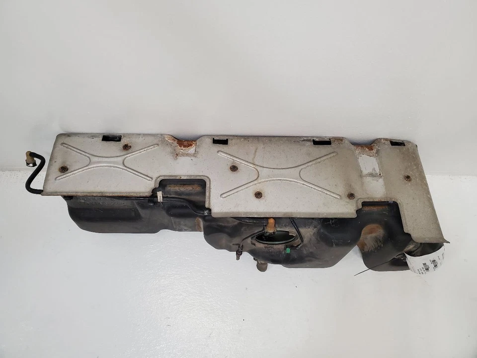 2004 - 2018 GMC SIERRA 1500 PICKUP Fuel Tank Crew Cab Silao Mexico Plant - Image 2 of 4