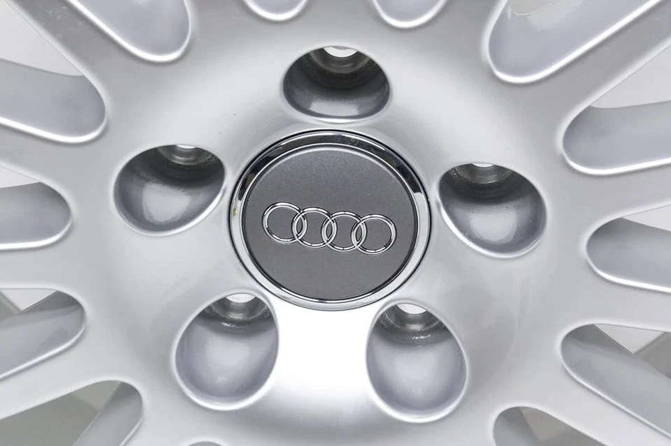 4F4-071-498-666 OEM Audi A6, S6 18 Inch Wheel (Minor Scratches) - Image 2 of 4