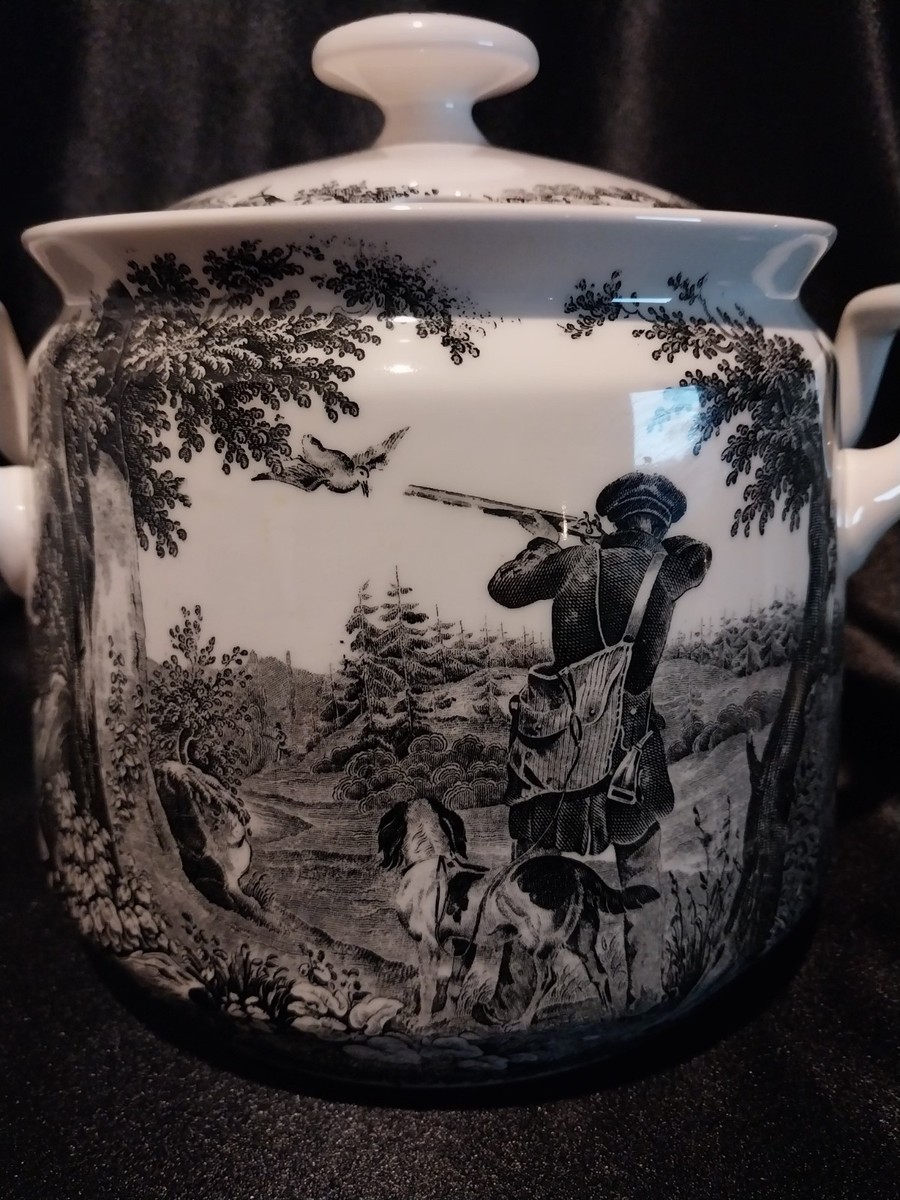 RARE! Vintage Villeroy and Boch Artemis Soup Tureen Hunting Scene