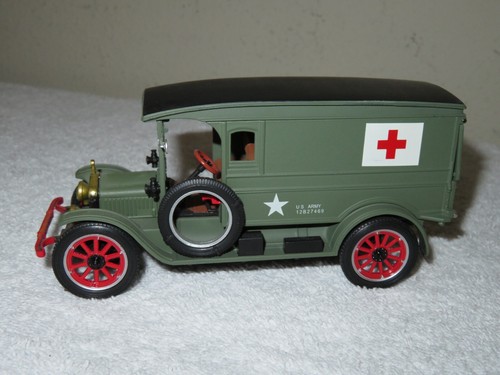U.S.ARMY 1920 WHITE DELIVERY VAN SIGNATURE 1:32 OPENING HOOD & REAR - Picture 2 of 10