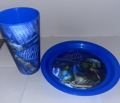 Teenage Mutant Ninja 3 D Leonardo Turtle 2pc Plate & Cup Set Nickelodeon NEW