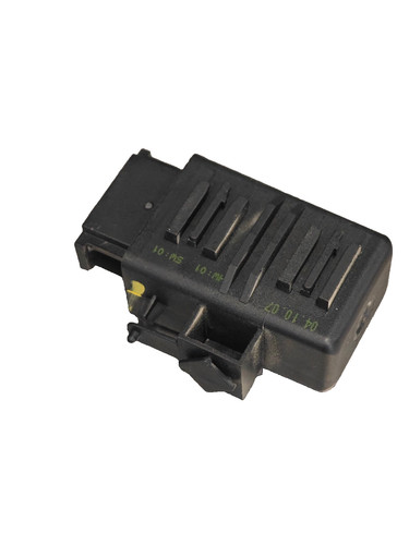 Seat heating relay