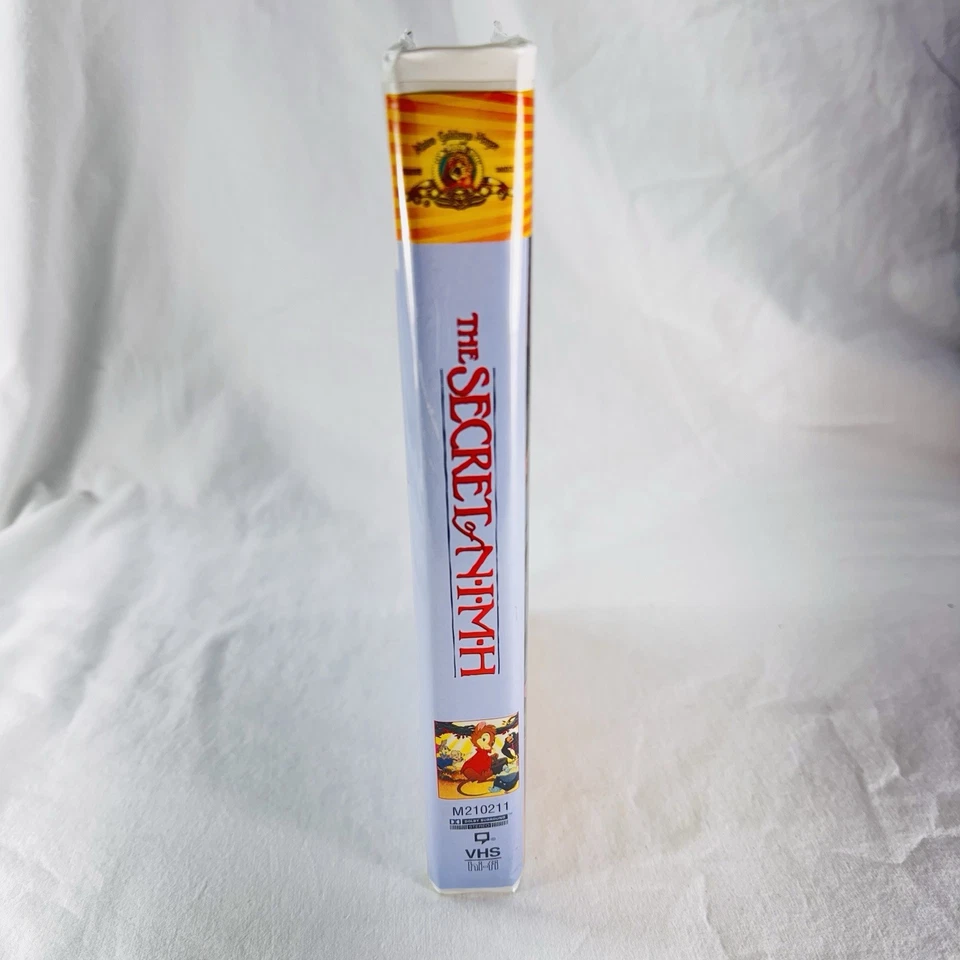 The Secret of NIMH VHS 1982 Video Tape MGM Animation Don Bluth Movie Clamshell - Image 3 of 4