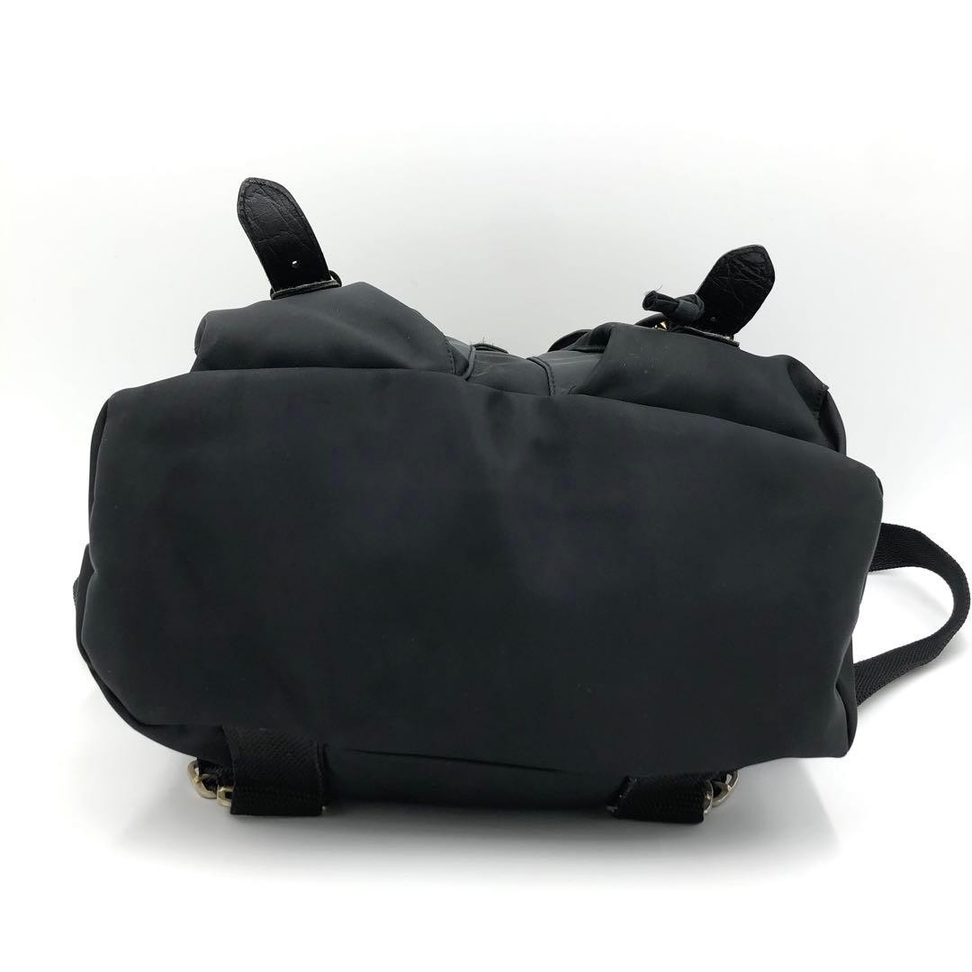 Extremely Beautiful Condition VERSACE Medusa Embr… - image 5