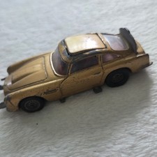 Vintage Corgi No. 261, James Bond 007 Aston Martin Figures Works Die Cast