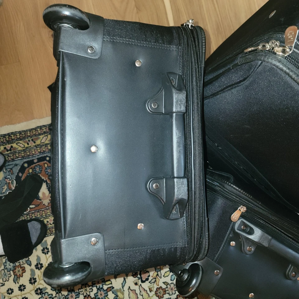 Pierre Cardin Premium Juego de Equipaje Ligero Lado Suave 3 Estuches COMO NUEVO Foto 2 de 4