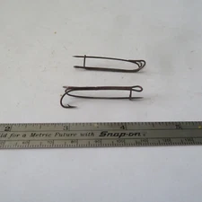 FISHING HOOKS  UNKNOWN  1½" DOUBLE HOOK AND BAIT HOLD WIRE