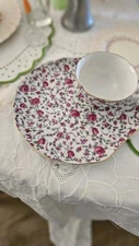 Vintage 1950 Yada Snack Plate And Tea Cup.  Set Of Four.  Perfect Condition.