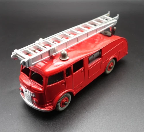 Dinky Toys 955 Fire Engine with Ladder, Boxed, Original, Vintage.