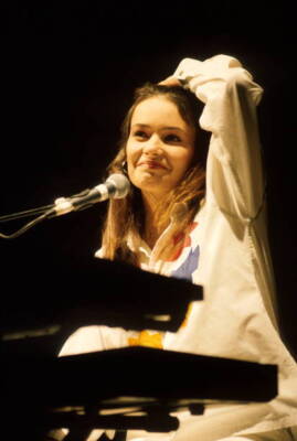Beverly Craven performs on stage London circa 1990 Old Music Photo 2