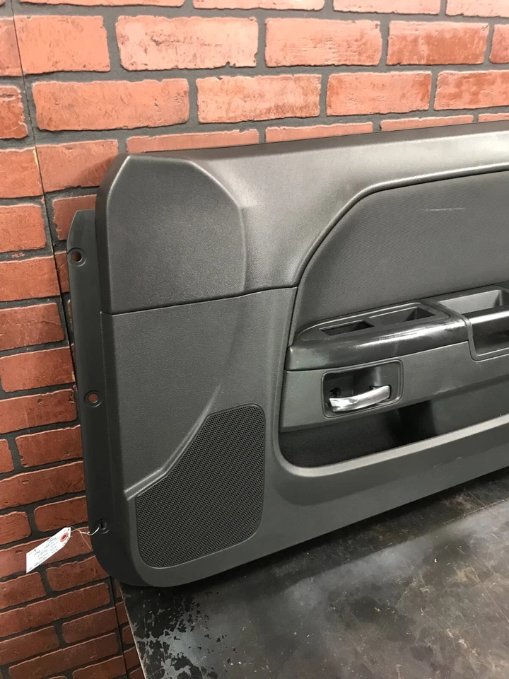 Dodge Challenger SRT 2013-2014 pasajero delantero panel de puerta lateral derecho 5nh301dvaa Foto 2 de 4
