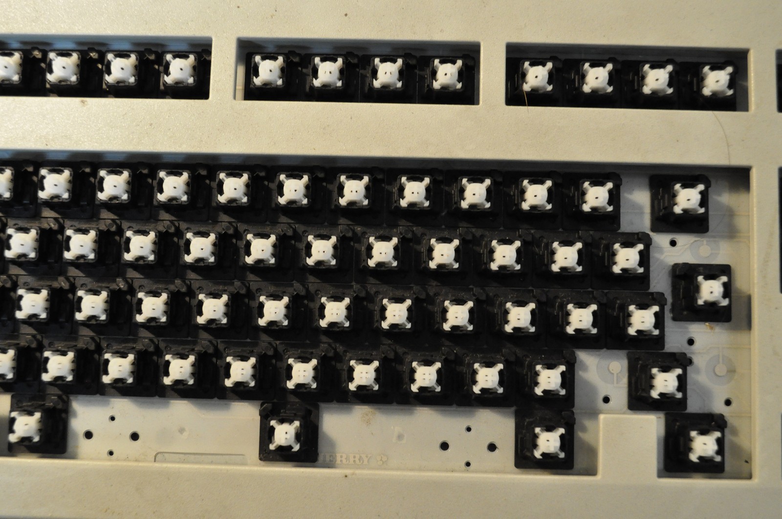 CHERRY G81-3000SPD/01, GDD5Y0GB1-3000, Mechanical Keyboard made in Germany - Picture 3 of 8