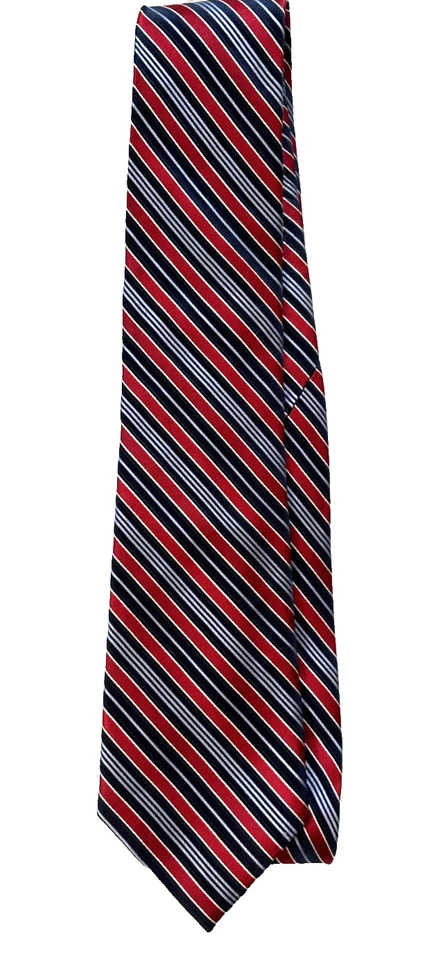 Corbata Club Room 100% Seda, Rayas Azules y Rojas 62x3.5" Foto 4 de 4