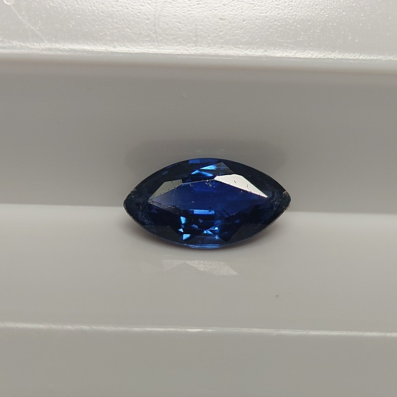 Natural Sapphire 0.36ct, approx. 5.8 mm x 3.2 mm x 2.0 mm, Jewelry Remover s0005