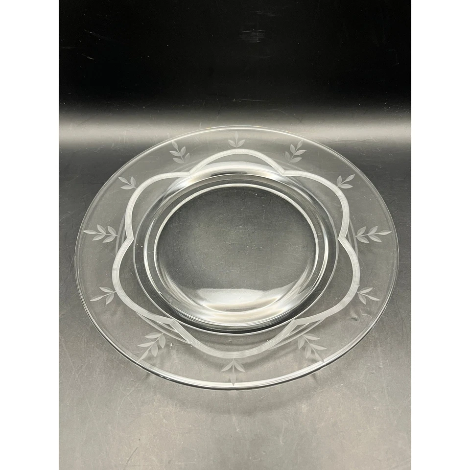 Antigo Conjunto de 8 Pratos de Almoço para Salada de Vidro Gravado Padrão de Trigo Transparente 8" Diâmetro - Imagem 2 de 3