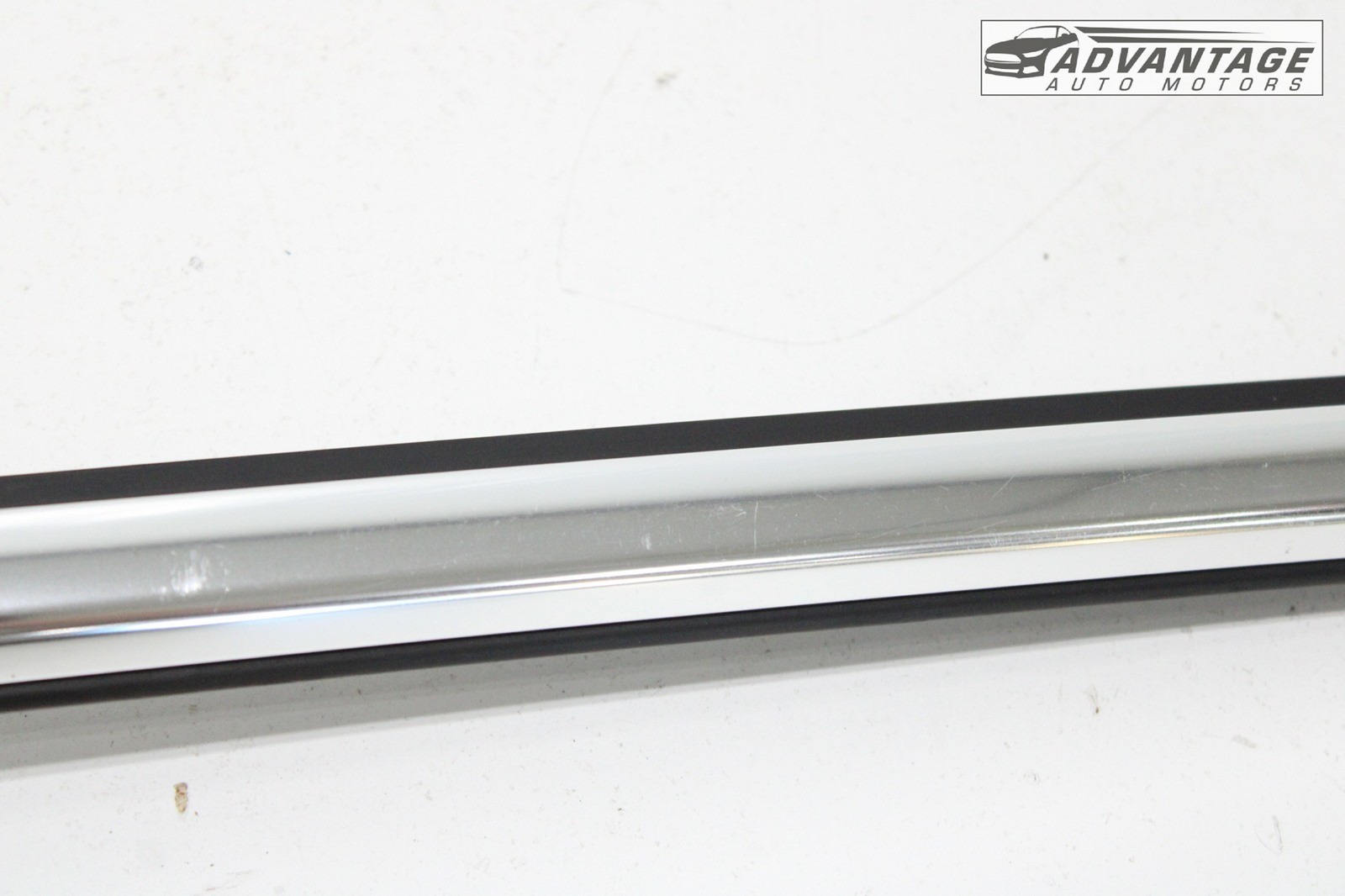 2014-2020 MASERATI QUATTROPORTE REAR RIGHT SIDE DOOR WINDOW BELT MOLDING OEM