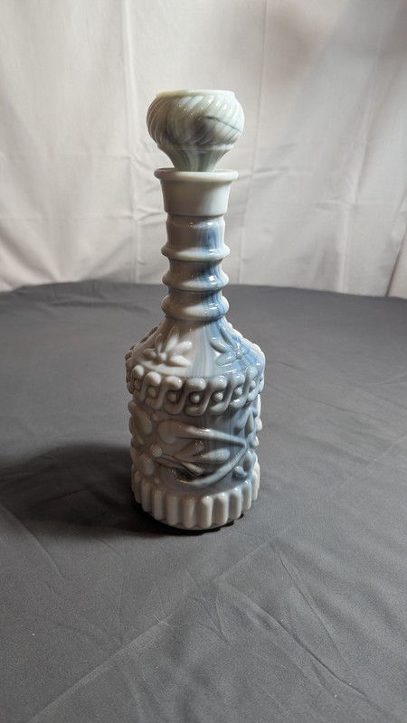 Vintage 1972 Jim Beam White Gray Blue Slag Glass Decanter Bottle 11 3/4” x 4”