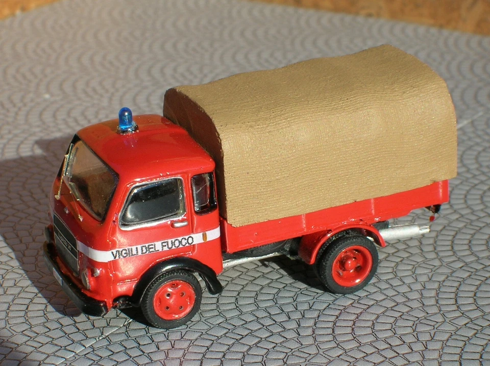 IV MODEL FACTORY 87/20 OM LUPETTO-LEONCINO POMPIERI CASSONE CON TELO  HO 1:87 - Immagine 4 di 4