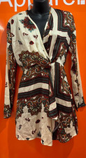🔥Pretty Little Thing White Printed Silky Long Sleeve Wrap Dress,NEW,Size 8, b72