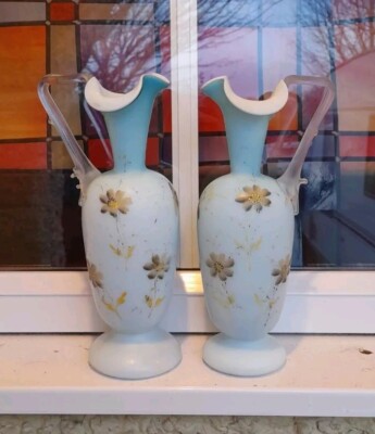 Paar viktorianische Webb satinierte blaue gefasste Glas Ewers/Vasen, perfekter Zustand
