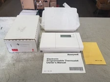 HONEYWELL T8132A1122 ICP P/N 1149942 DIGITAL PROGRAMMABLE THERMOSTAT 