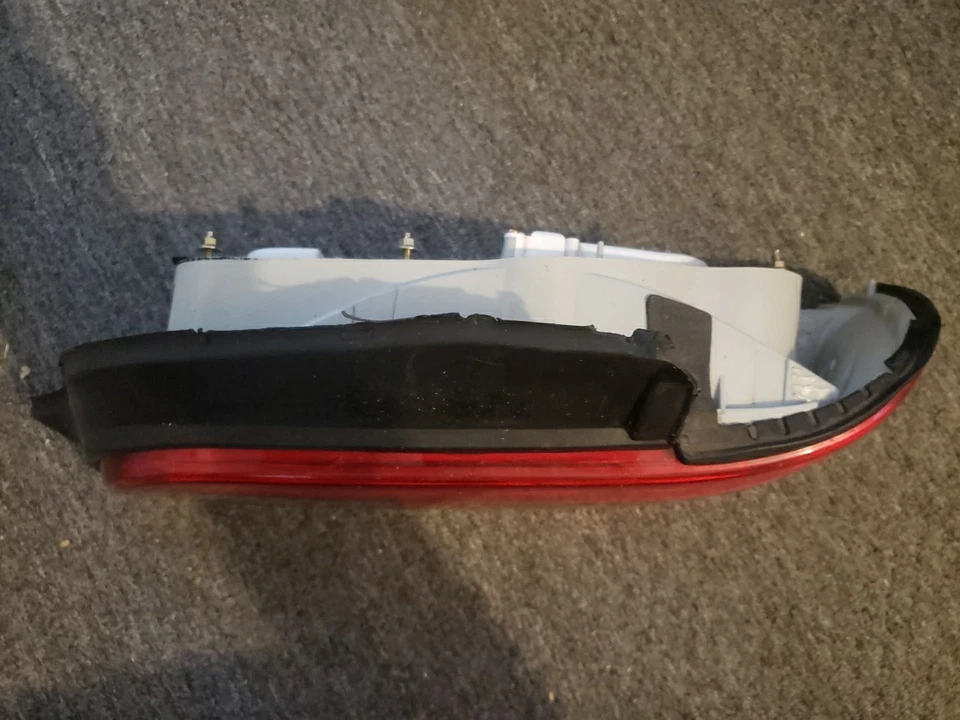 1992 Acura Legend 4 Door Sedan Passenger Side Taillight - Image 2 of 4