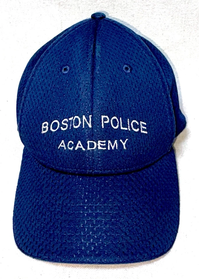 Gorra con tirantes de campeón de la Academia de Policía de Boston azul marino Foto 3 de 4