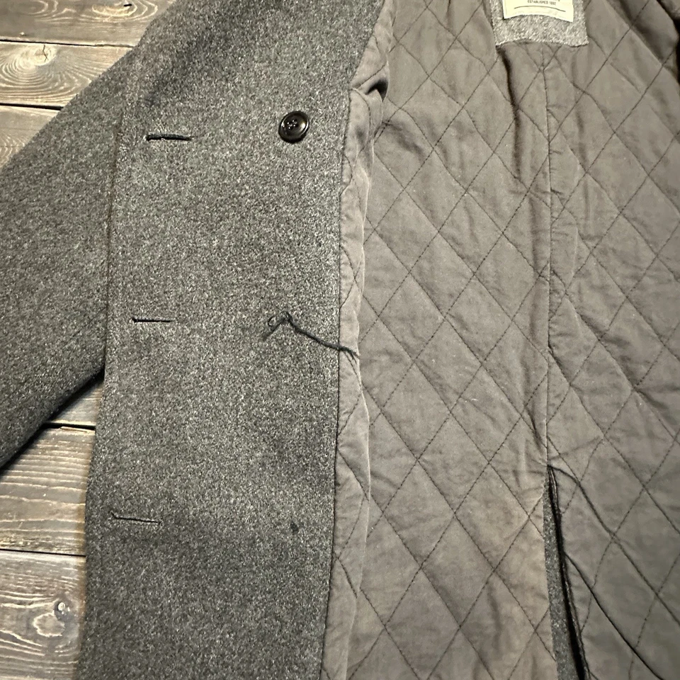 Abrigo de mujer ABERCROMBIE & Fitch gris mezcla de lana guisante calidad y estilo Foto 4 de 4