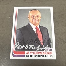 Topps 2017 Archives Rob Manfred #136 Autographed Baseball Card E 