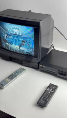 Vintage 2002 Panasonic DVD-RV32 DVD/CD Player Black w/ Remote & AV