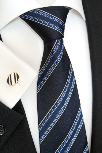 Cravate De Luxe En Soie Pour Homme | Rayée Bleu Et Blanc - Fait à La Main - Modèle K 162.1 Beytnur